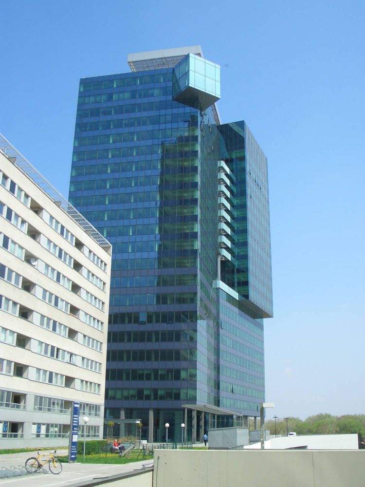Saturntower Wien 49 400 380 80